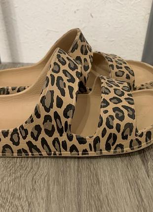 Шльопанці old navy леопардовий принт
