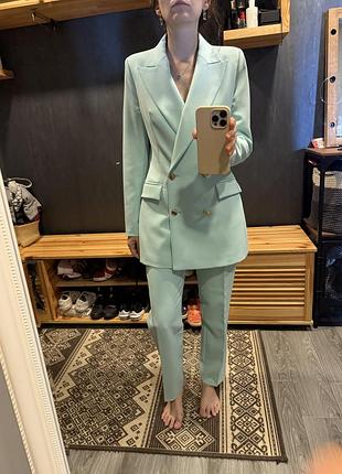 Костюм zara новий , гарного голубого кольору