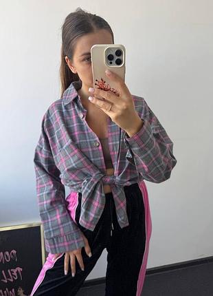 Стильна жіноча сорочка в клітинку