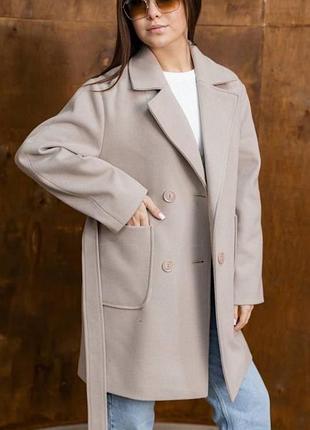 Пальто бежеве на ґудзиках з поясом