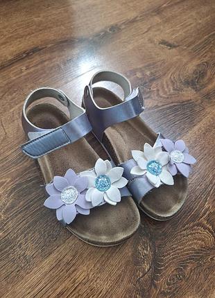 Сандалии для девочки primigi