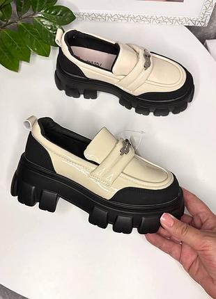 Туфлі на дівчинку