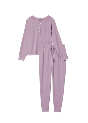 Victorias secret пижама кофта реглан и штаны glow waffle henley jogger set lilac