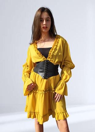 Платье свободное с рюшами глубокое декольте boohoo горчичное