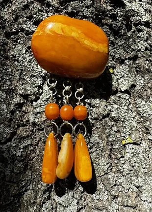 Антикварная натуральная брошь из балтийского янтаря цвета ириски, яичный желток, 14 г.