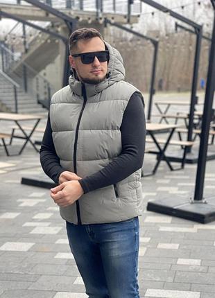 Стильна чоловіча стьобана жилетка