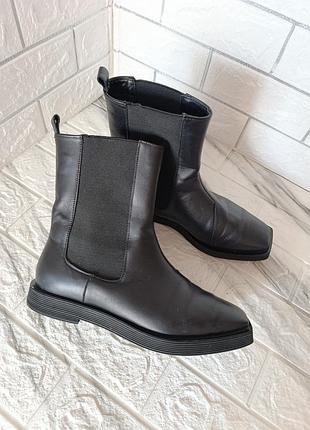 Женские кожаные ботинки челси