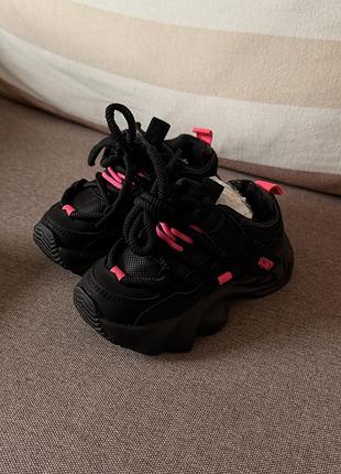 Кросівки на осінь