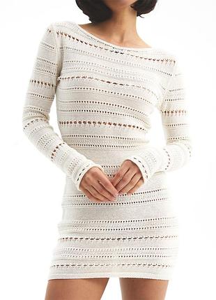 Платье мини молочного цвета из вязаного трикотажа