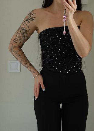 Чорний топ з брискітками
