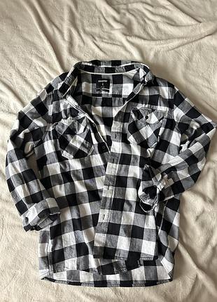 Рубашка в клетку черно белая