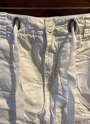 Жіноча біла спідниця