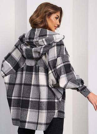 Стильна вовняна сорочка в клітинку