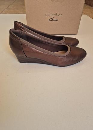 Кожаные туфли 43 р танкетка