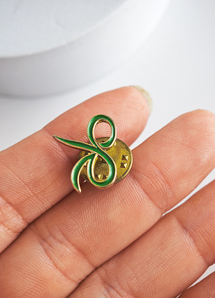 Macmillan благотворительный значок