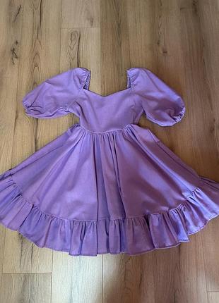 Ніжна фіолетова сукня