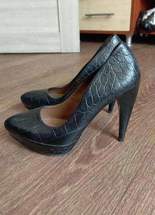 Натуральные кожаные туфли zara