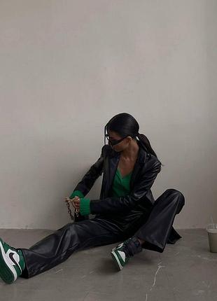 Костюм з еко шкіри