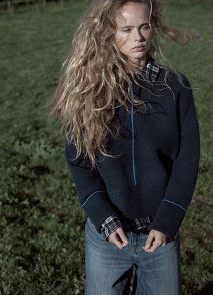 Новый свитер от бренда zara