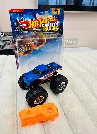 Машинка автомодель hot wheels monster trucks внедорожник