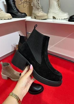 Ботинки замшевые. кожаные на платформе