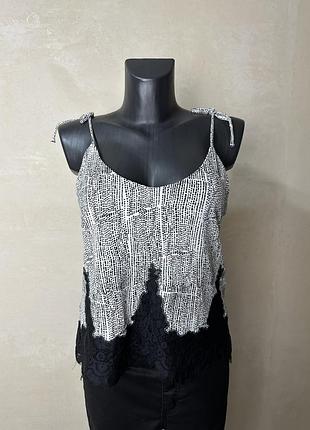 Майка з мереживом