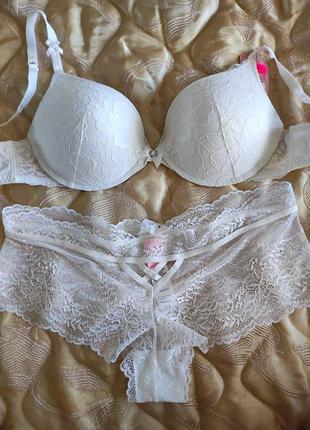 Набір 80 d підходить на 85 с, hunkemoller