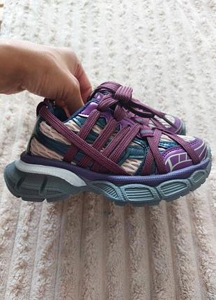 Детские кроссовки