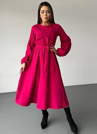 Платье женское миди вельветовое приталенное а силуэт с поясом и рукавами фонариками стильное повседневное малина