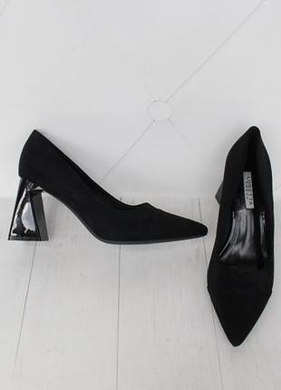 Шикарные черные туфли, лодочки 38, 40 размера