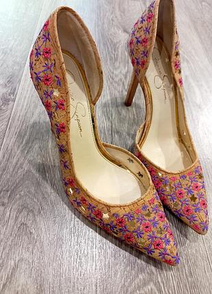 Фирменные, оригинал,гарные,качественные, туфли, на каблуке