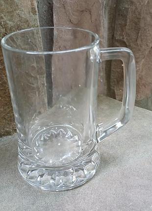 Пивный бокал.