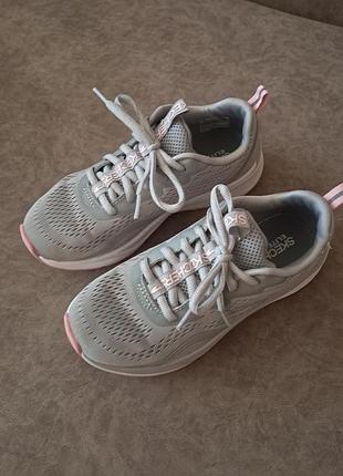 Кросівки для дівчинки