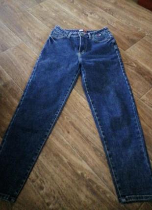 Модные джинсы. новые. размер 27. на осень, зиму, весну.