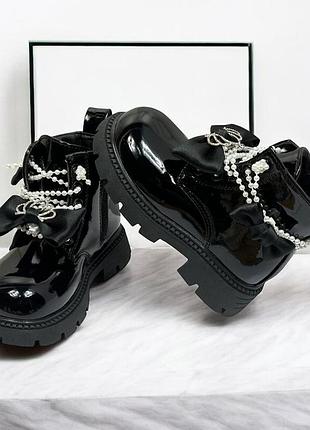 Лакові утеплені черевички для дівчинки