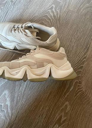 Кросівки mohito