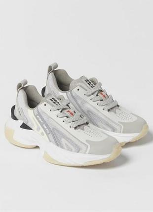 Кроссовки zara