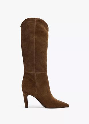 Сапоги из замшевого спилка на каблуках со строчками