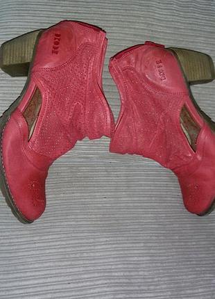 Dkode (португалия) модель bahal - стильные кожаные ботльоны р-р 38 (24,5 см)