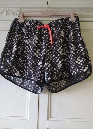 Шорты с светоотражающими полосками