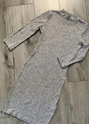 Плаття в рубчик
