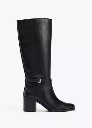 Сапоги на широком каблуке с пряжками