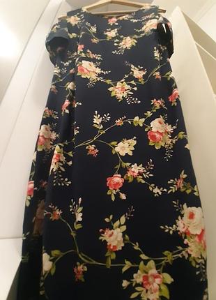 Летний сарафан - платье разноцветное, лекгой, летний, 44 размер, по колени длина, в очень хорошем состоянии.