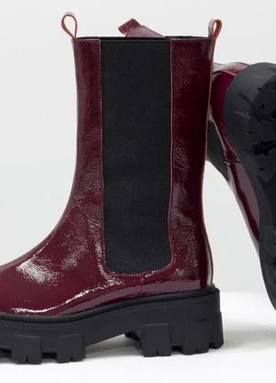 Кожаные высокие стильные лаковые ботинки берцы бордового цвета  осень-зима6 фото