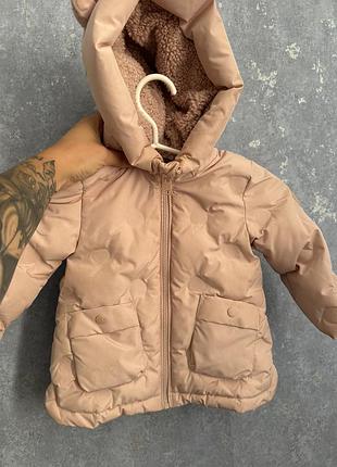 Красива куртка для дівчинки