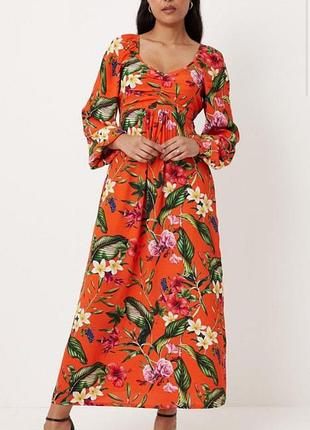 Довга яскрава сукня з віскози