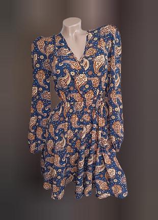 Платье с длинным рукавом