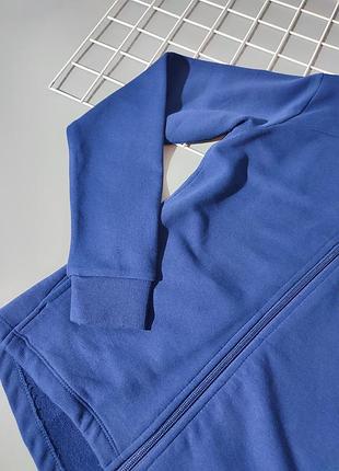 Синя трикотажна спортивна кофта для дівчинки 4