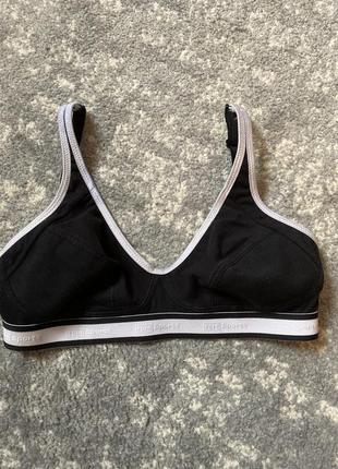 Спортивный бюстгальтер
