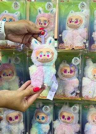 Дитяча іграшка лабубу з хвостиком дракона ароматизована м’яка в подарунковій коробці